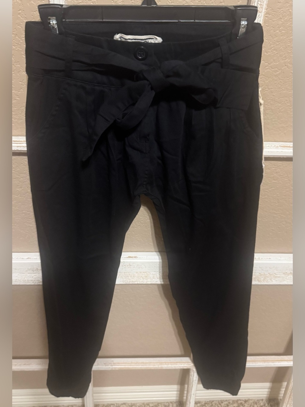 NWT Vintage Women’s Black Tie-Waist Tapered-leg Pants; Sz 0